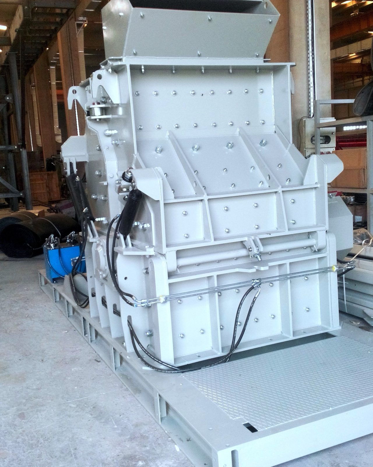GELEN high-speed tertiary impact crusher at the factory