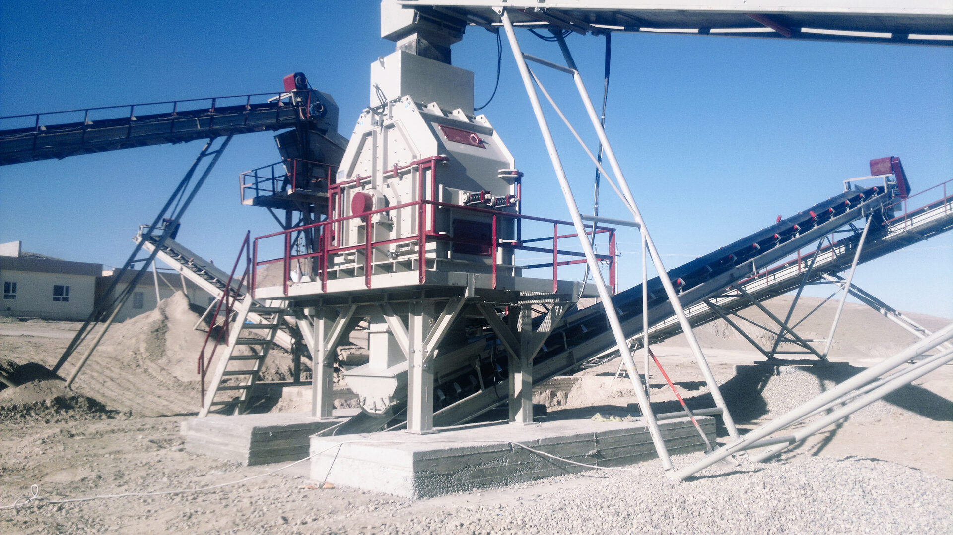 Szczegół kruszarki udarowej GELEN TDK — regulacja szczeliny CSS