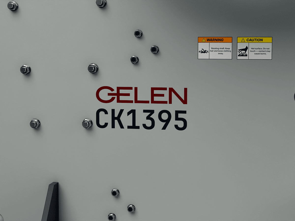 Concasseur à mâchoires GELEN CK1395 — plaque et marquage du modèle